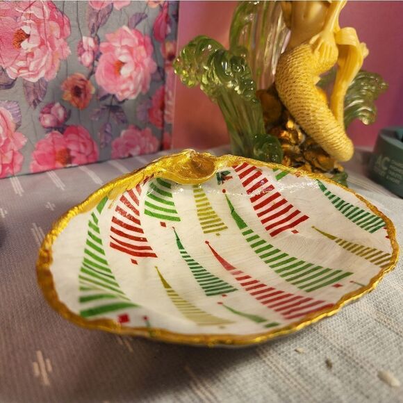 DECOUPAGE CLAM SHELL DECOUPAGE TRINKET DISH CHRISTMAS TREES - Picture 4 of 12